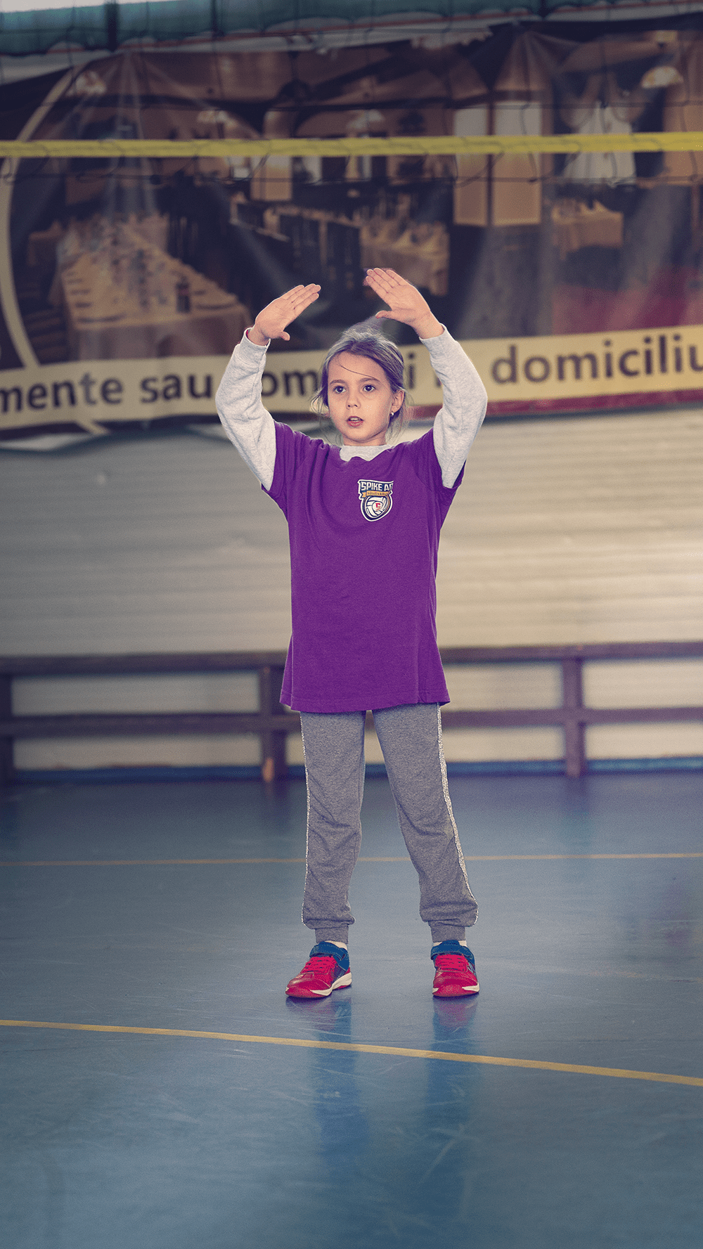 Fetele în acțiune pe teren